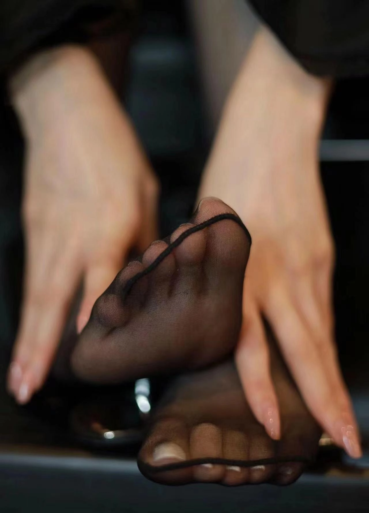 姐弟俩打扑克运动